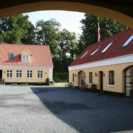 Munkebjerg Bed & Breakfast 3*
